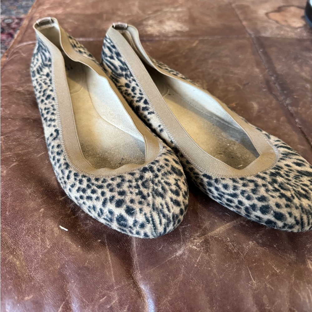 Stuart Weitzman Leopard Print Flats